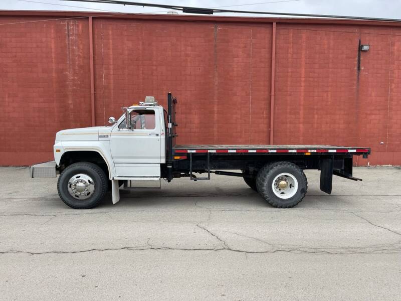 1986 Ford F-800 for sale at ELIZABETH AUTO SALES in Elizabeth PA
