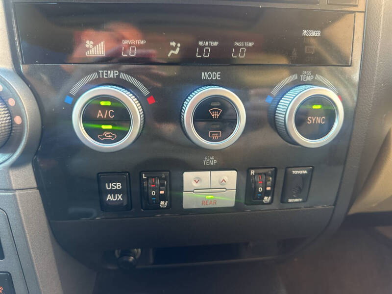 2011 Toyota Sequoia Platinum