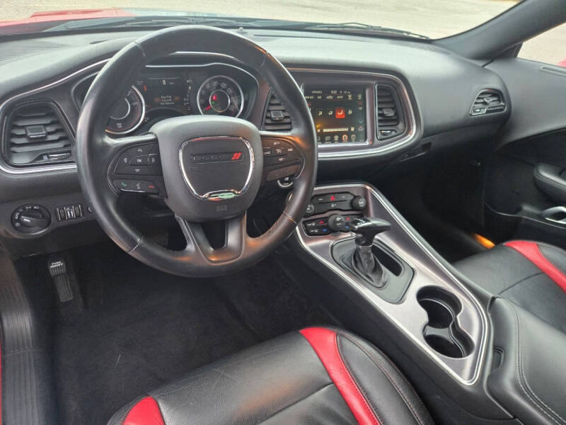 2016 Dodge Challenger SXT Plus