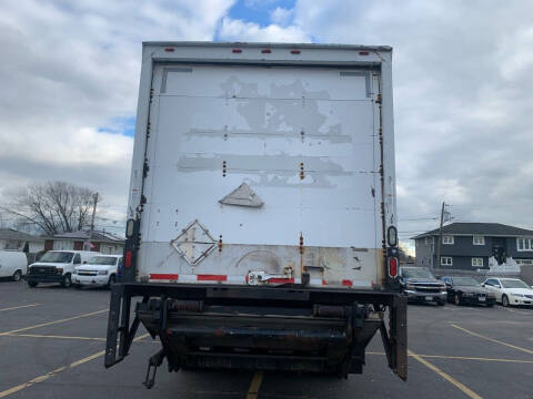 2012 Freightliner M2 106