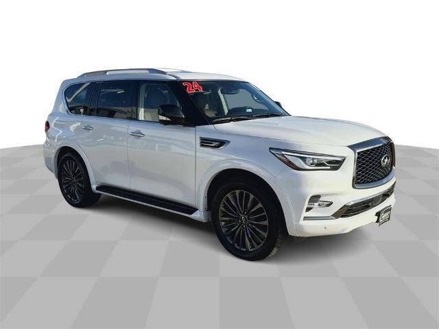 Used 2024 INFINITI QX80 PREMIUM SELECT 4WD with VIN JN8AZ2AC9R9500735 for sale in Waterloo, IA