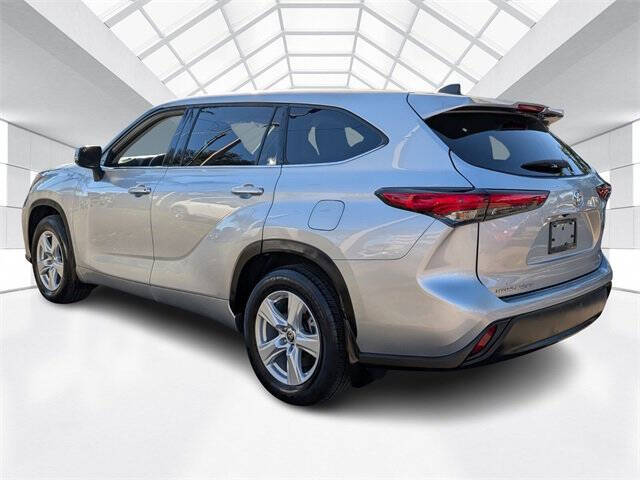 2022 Toyota Highlander LE