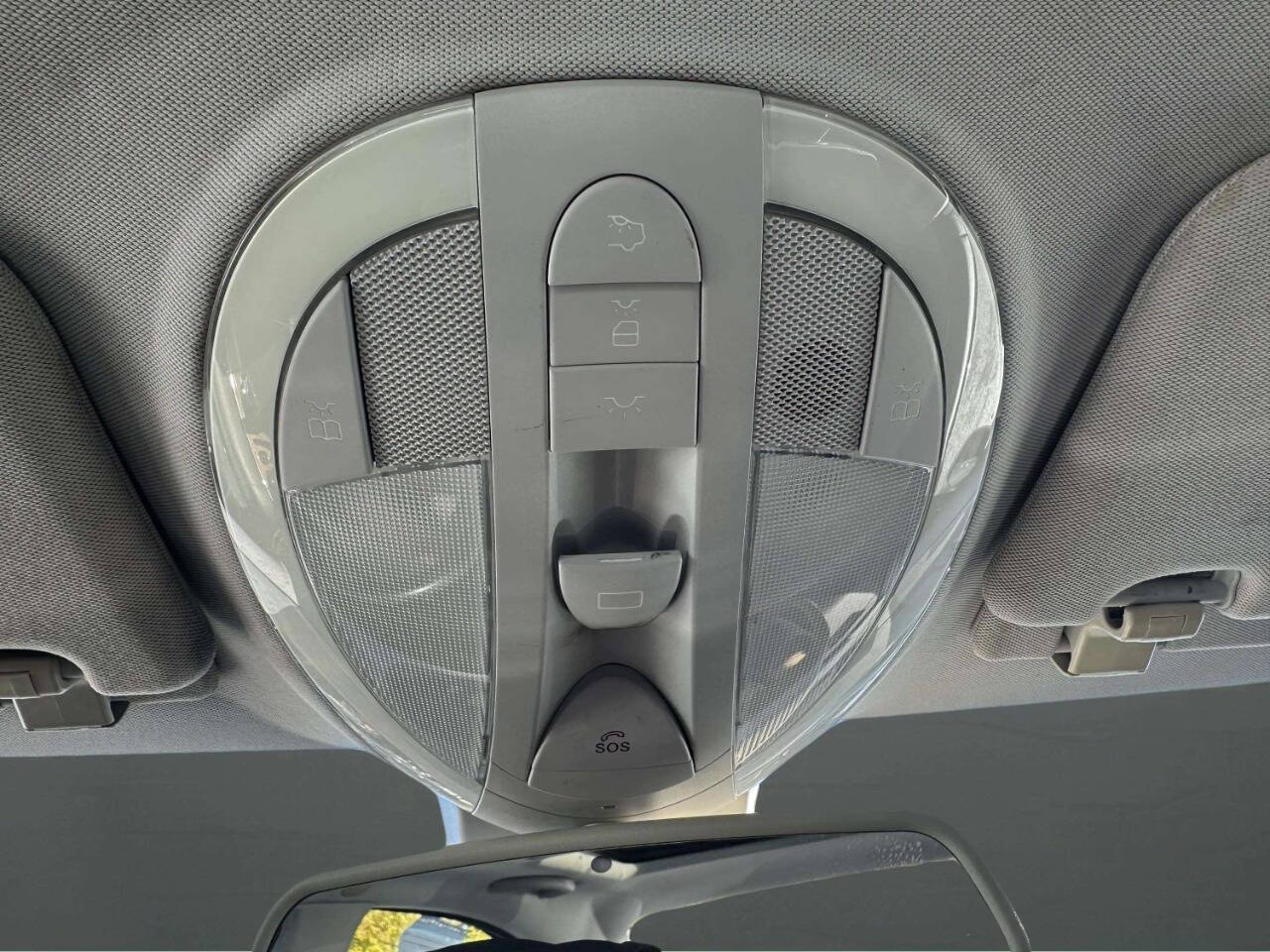 Mercedes-BenzE-Class34