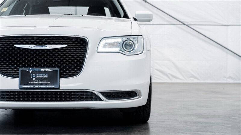 2022 Chrysler 300 Touring
