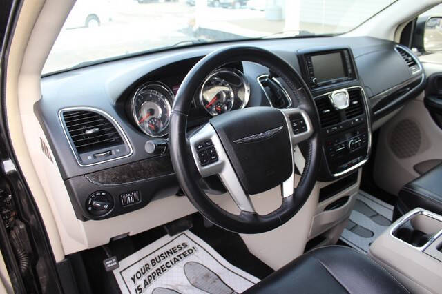 2015 Chrysler Town and Country Touring