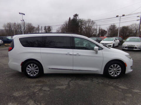 2017 Chrysler Pacifica Touring Plus