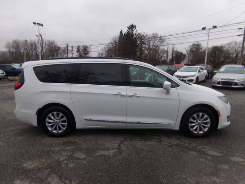2017 Chrysler Pacifica Touring Plus