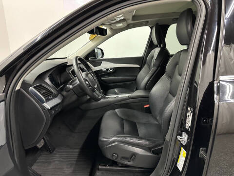 2016 Volvo XC90 T5 Momentum