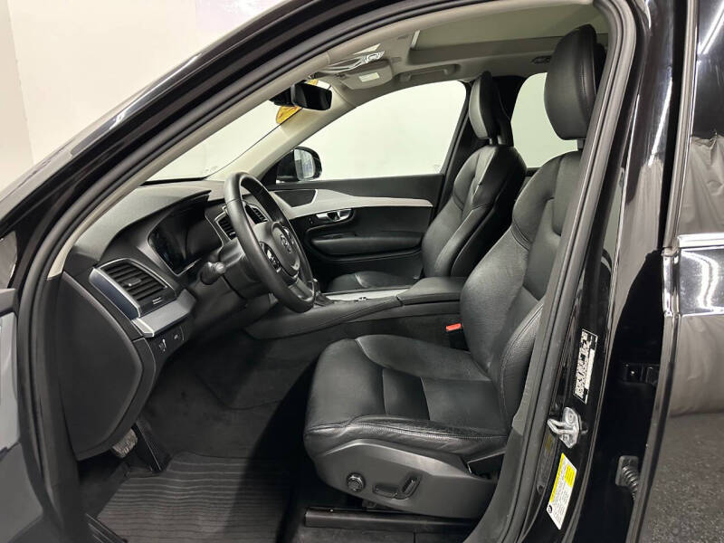 2016 Volvo XC90 T5 Momentum