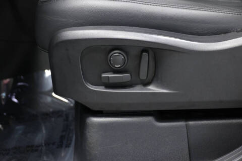 2022 Land Rover Defender 110 SE