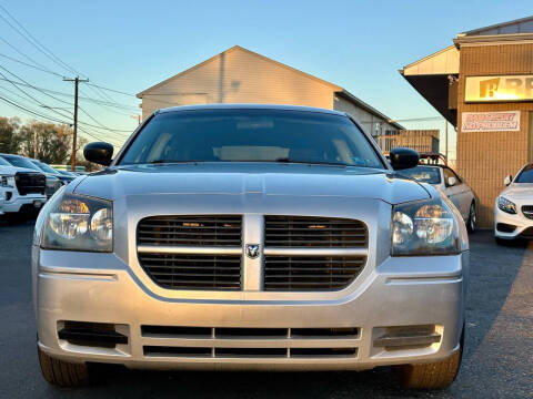 2006 Dodge Magnum SE