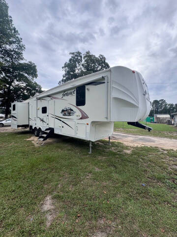 2012 Cedar Creek Silverback 35QB4  for sale at C M Motors Inc in Florence SC