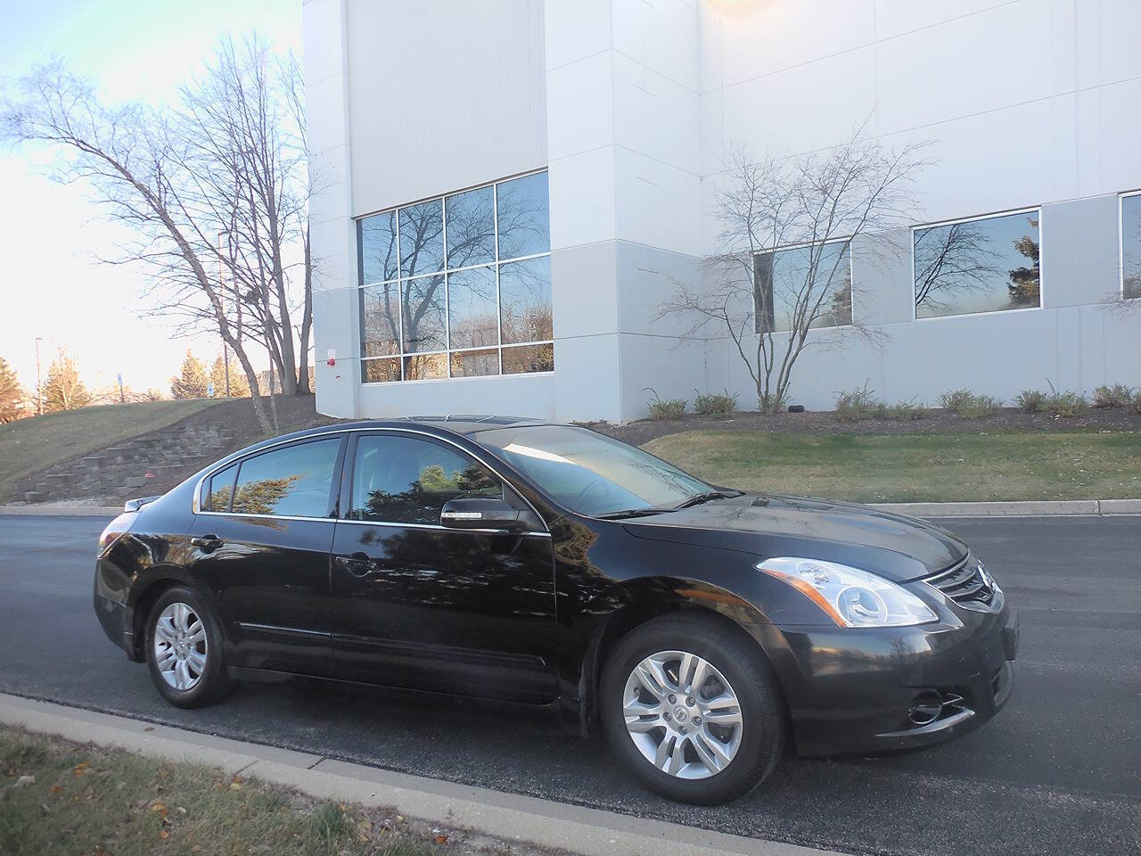 2010 Nissan Altima for sale at Genuine Motors in Schaumburg, IL