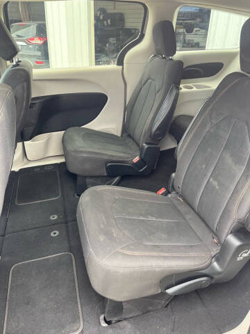 2017 Chrysler Pacifica LX