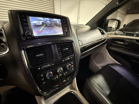 2014 Dodge Grand Caravan SXT 30th Anniversary