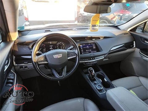 2023 Cadillac XT4 Premium Luxury