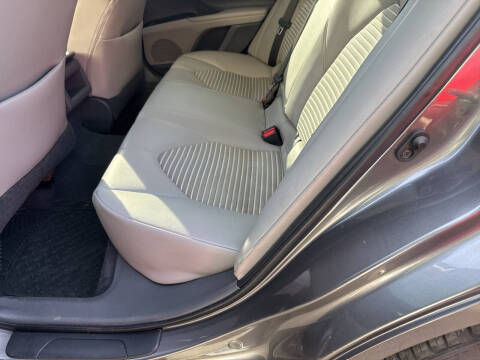 2020 Toyota Camry SE