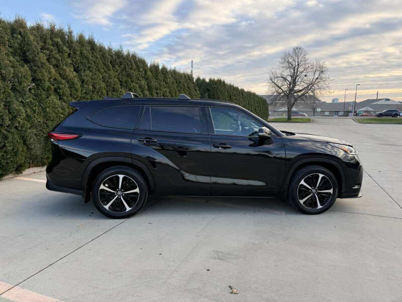 2022 Toyota Highlander XSE