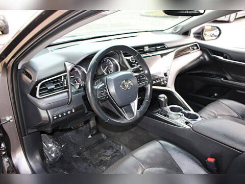 2020 Toyota Camry Hybrid XLE