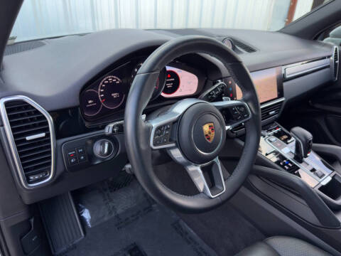 2023 Porsche Cayenne Platinum Edition