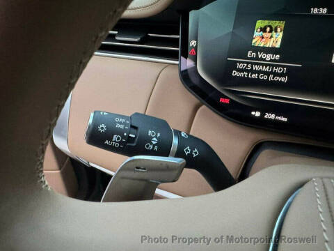 2025 Land Rover Range Rover P615 SV LWB