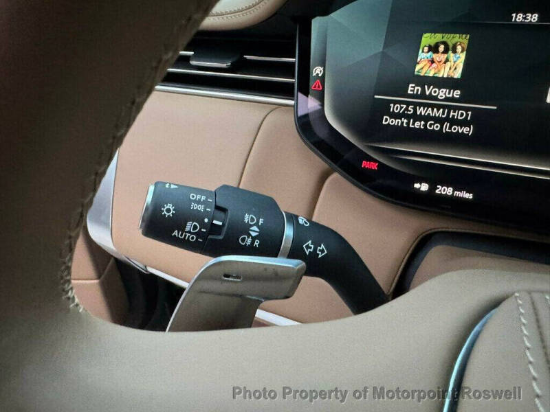 2025 Land Rover Range Rover P615 SV LWB