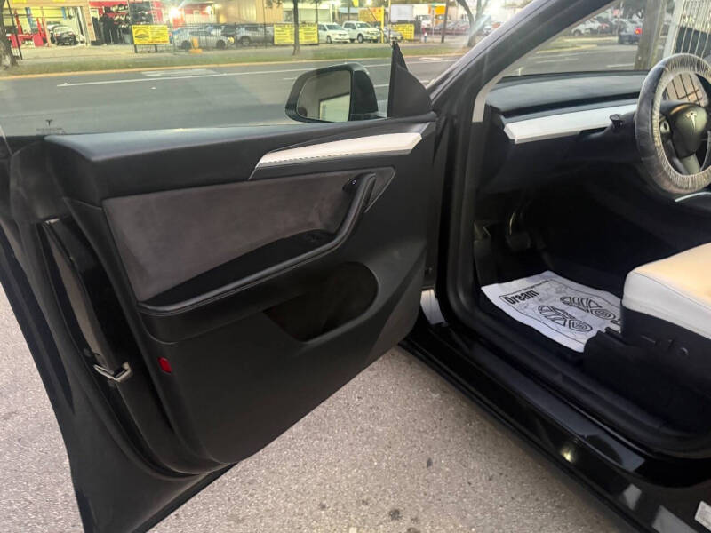 2023 Tesla Model Y Long Range