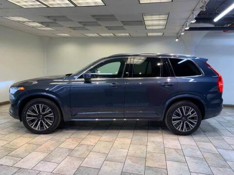 2022 Volvo XC90 T6 Momentum 7-Passenger