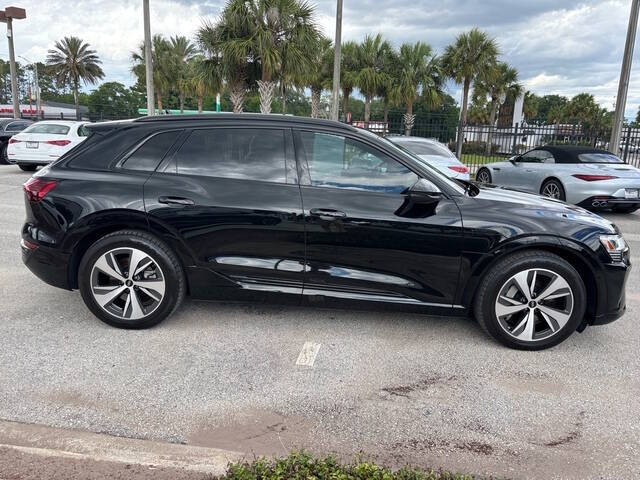 2024 Audi Q8 e-tron 19