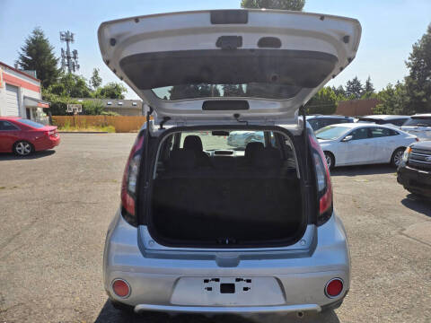2018 Kia Soul +