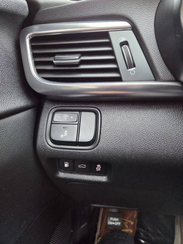 2018 Kia Optima EX's photo