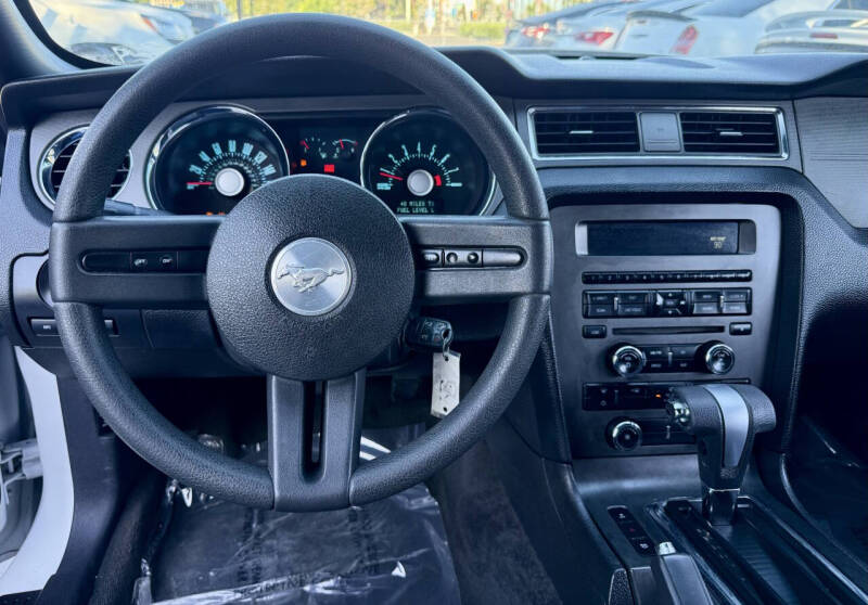 2012 Ford Mustang V6