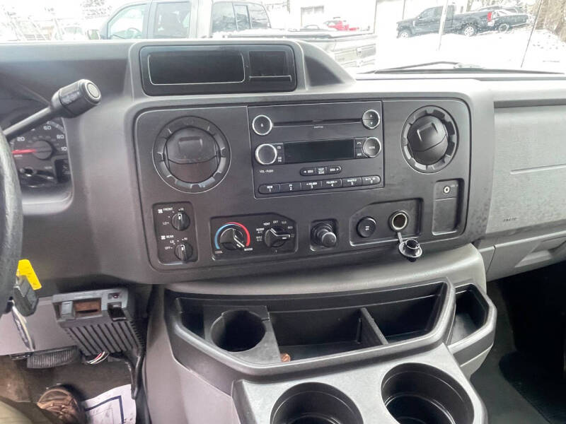 2011 Ford E-Series E-350 SD XLT