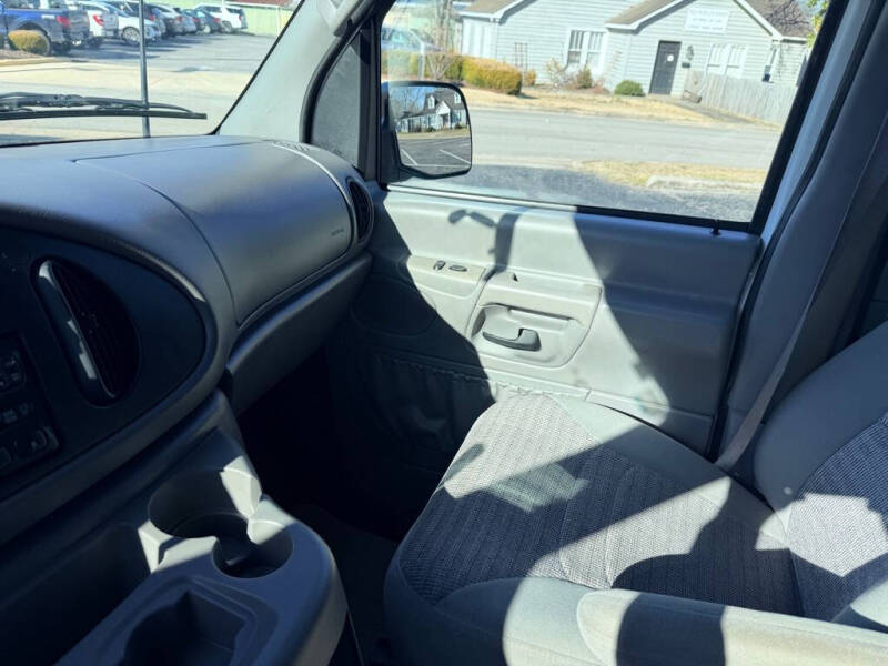2001 Ford E-Series