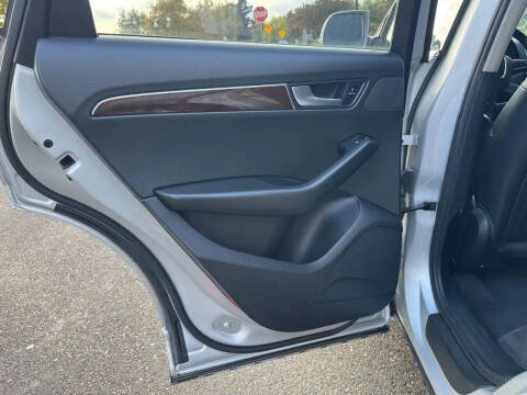 2012 Audi Q5 2.0T quattro Premium