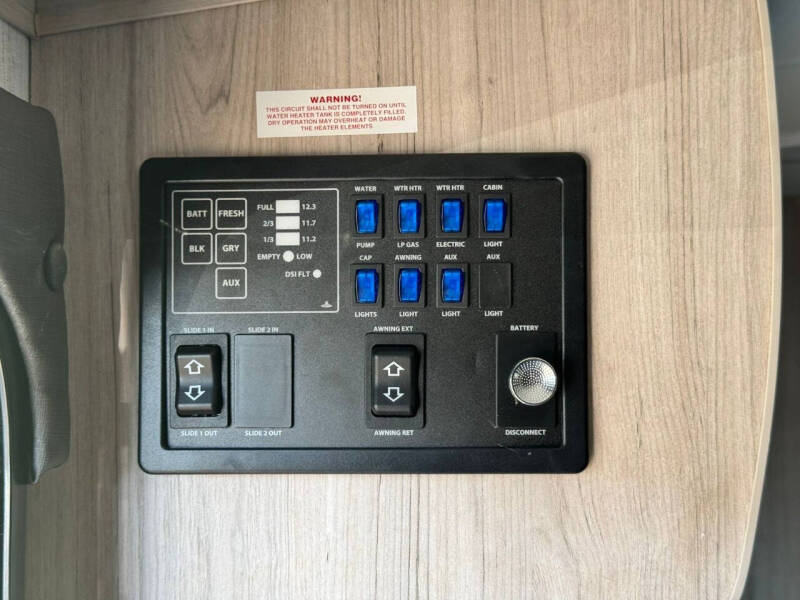 2023 Cruiser RV SHADOW CRUISER 228RKS