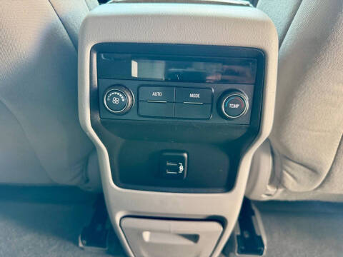 2017 GMC Acadia SLE-2