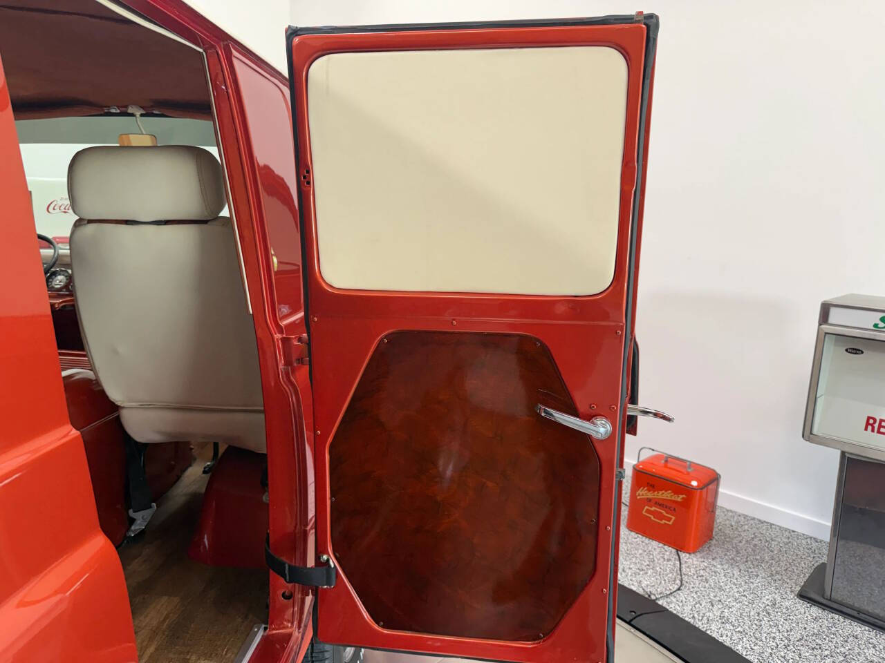 1966 Ford Econoline Supervan 27