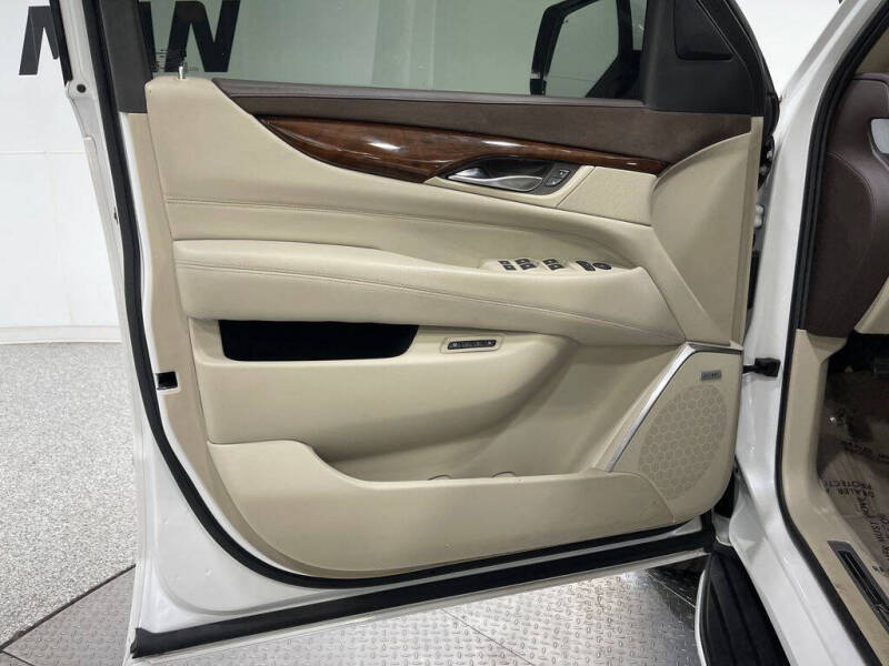 2017 Cadillac Escalade ESV Luxury