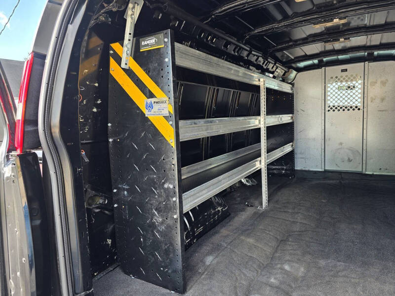 2023 GMC Savana 3500