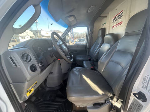 2010 Ford E-Series E-450 SD