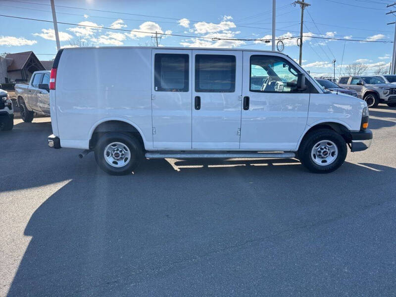 2022 GMC Savana 2500