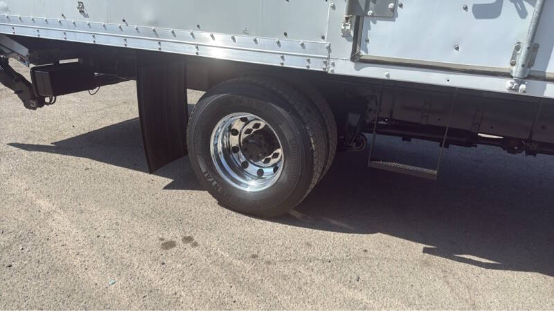2015 Freightliner M2 106