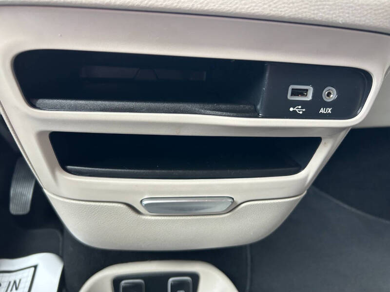 2020 Chrysler Voyager LXi