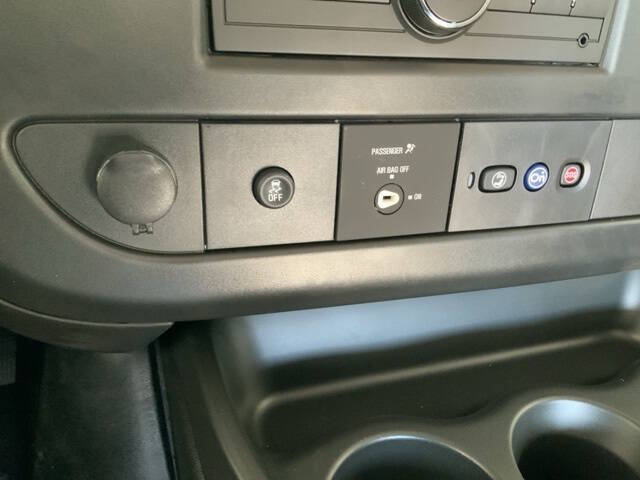 2025 Chevrolet Express 3500