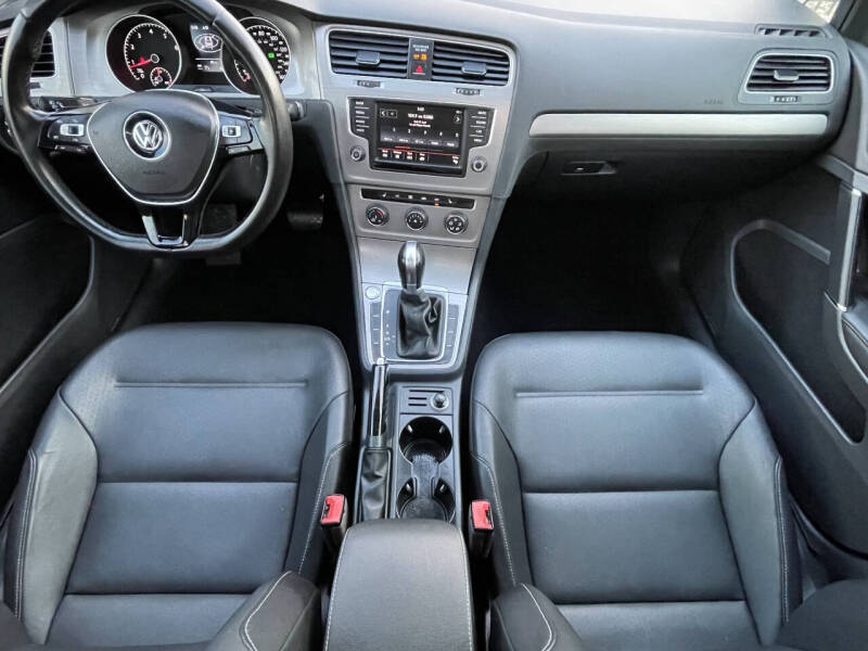 2016 Volkswagen Golf SportWagen TSI SE