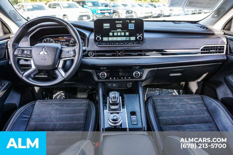 2023 Mitsubishi Outlander SE