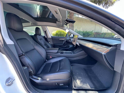 2023 Tesla Model 3 Performance