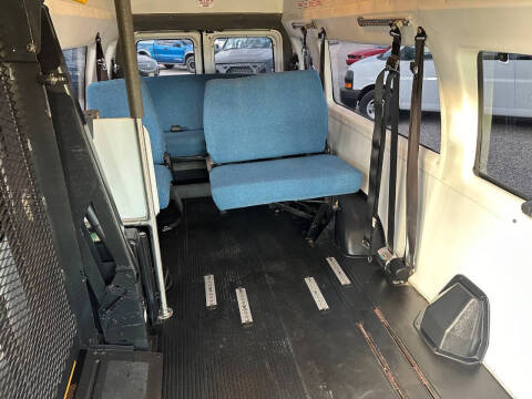 2004 Ford E-Series
