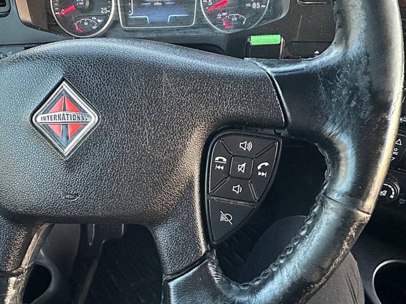 2018 International LT625